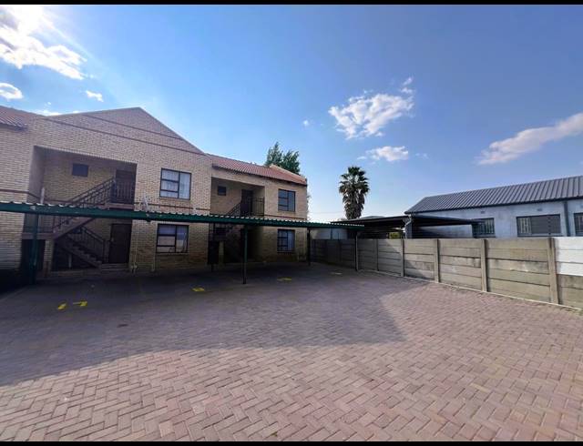 2 BEDROOM APARTMENT BLOCK FOR SALE IN HEIDELBERG CENTRAL